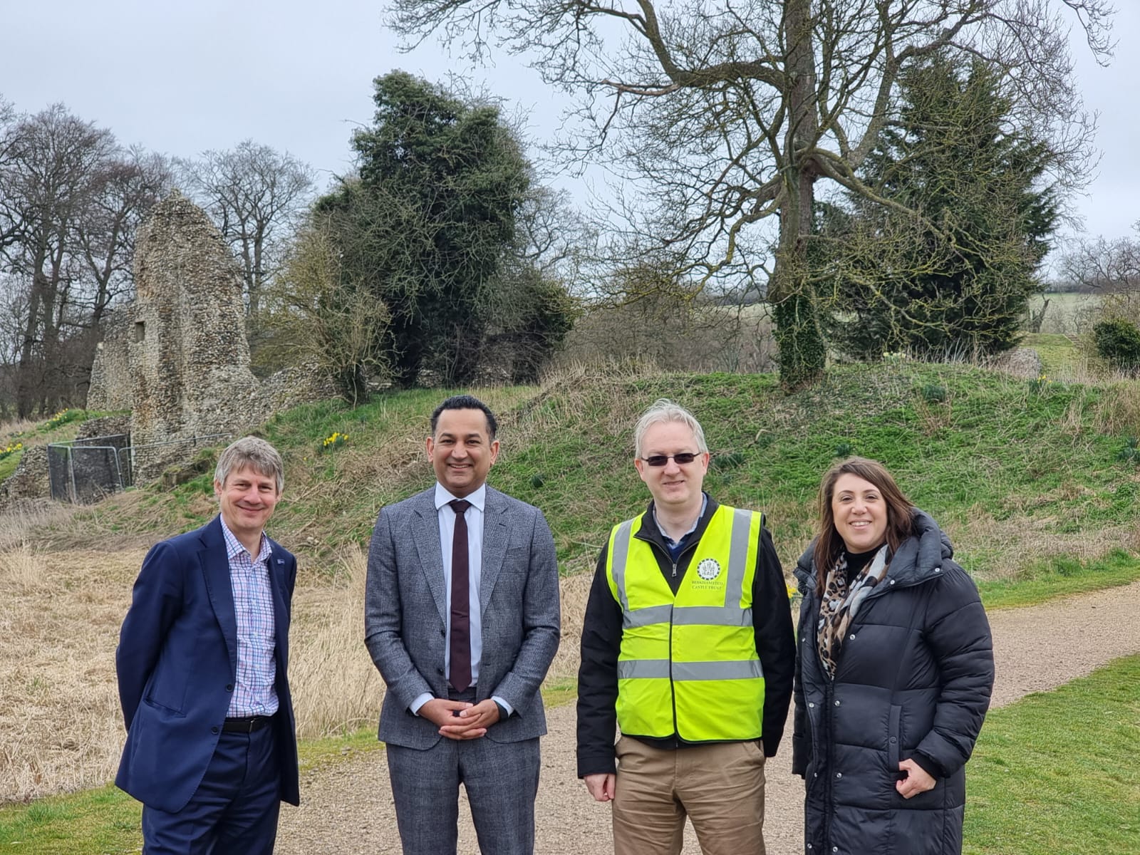 Gagan Mohindra MP visits Berkhamsted Castle