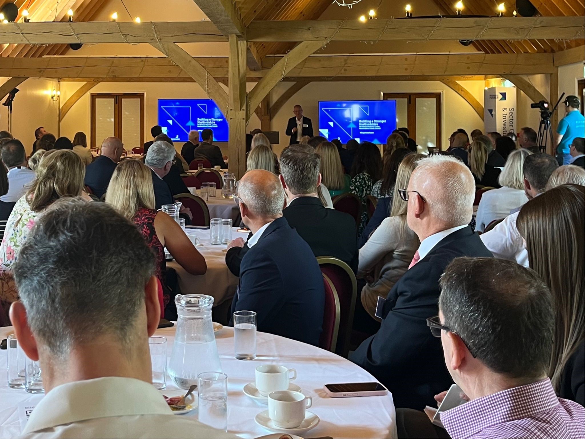 Cllr Richard Roberts delivers speech to a full house