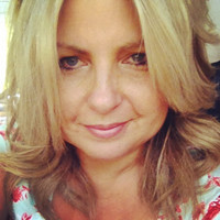 Claire Dicks Headshot